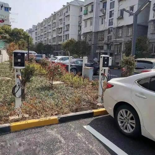 一个小区安多少个充电桩