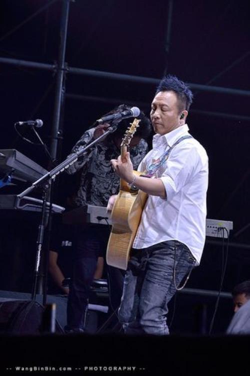 许巍昆明演唱会火到什么程度