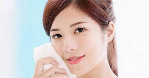 女人用啥洗脸最好