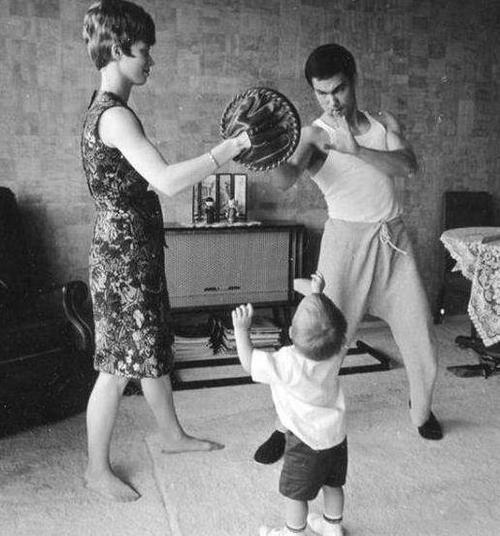 李小龙妻子