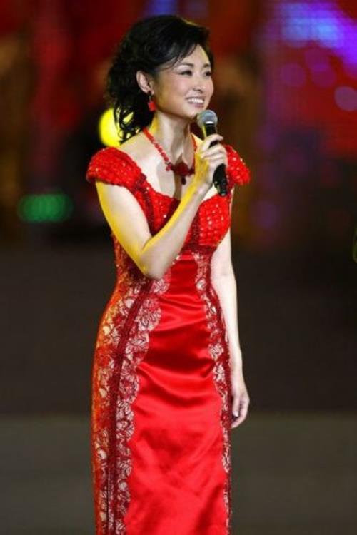 2023央视春晚周涛会现场主持节目吗