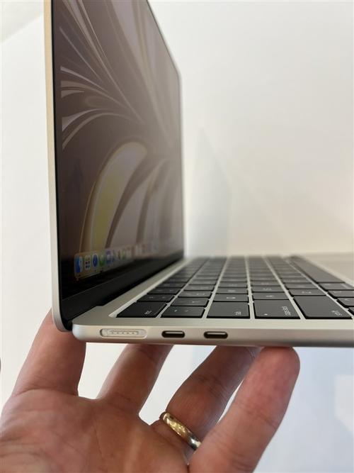 macbookair有高刷吗