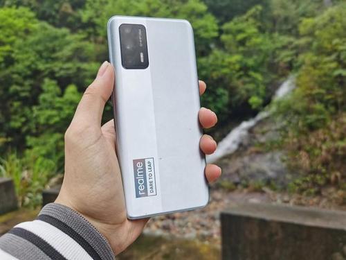 真我gt neo2和k40哪个边框窄