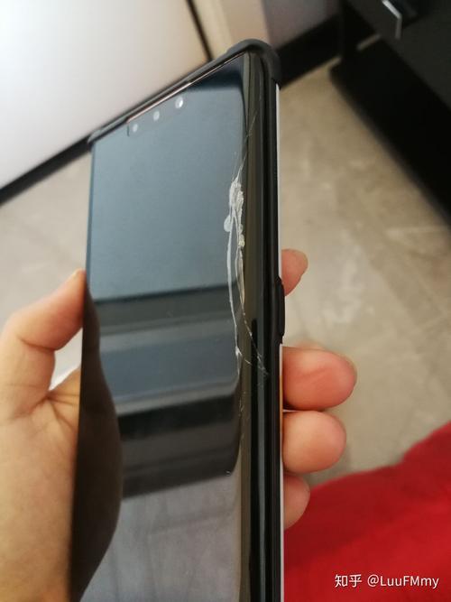 mate30外屏坏了不修会影响内屏吗
