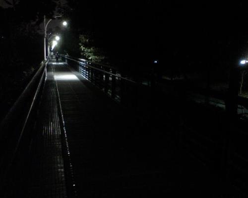 走夜路结尾怎么写