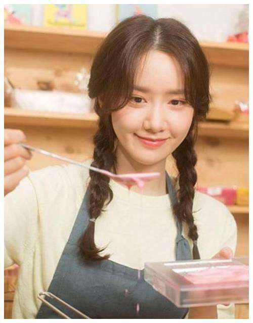 女孩第一次约会什么发型合适