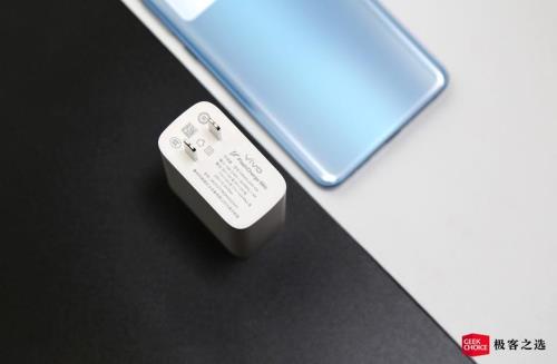 为什么我的iqooz3 是66w闪充