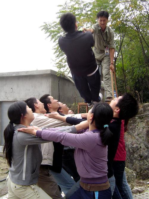 cf背摔有哪几个人物