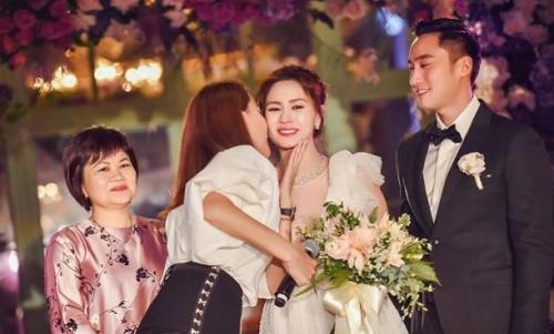 男生结婚是请女方哪些人