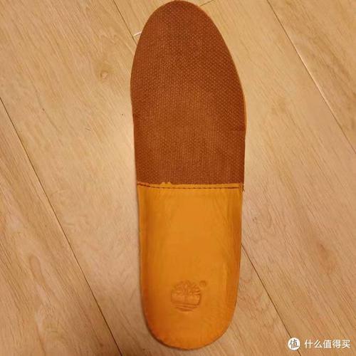 大黄靴宽版窄版的区别