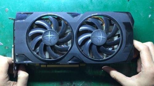盈通rx470买来需要换硅脂吗