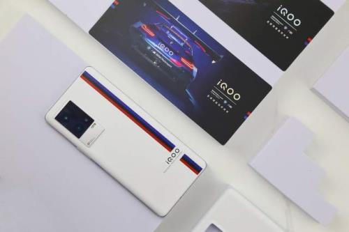 iqoo8pro里面的卡片有什么用