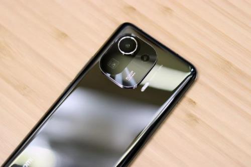 小米11pro和11u电池通用吗