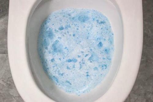 蓝泡泡弄手上了怎么去掉