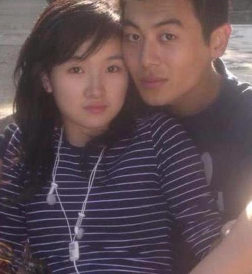朱亚文妹妹出嫁她哭着说什么