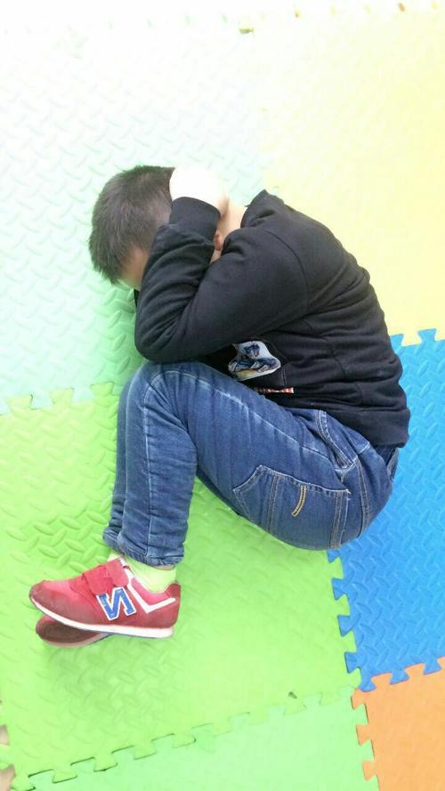 踩踏别人衣服  犯法吗