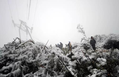 是2007年雪灾，2008年汶川地震吗