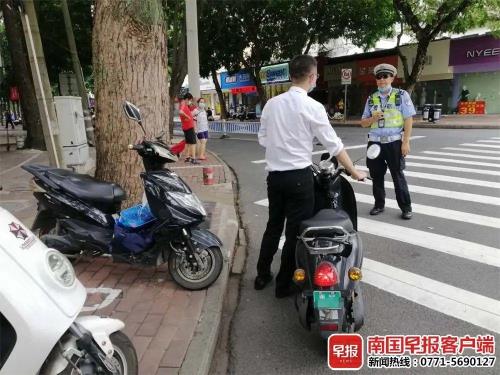 电动车人行道逆行是否违法