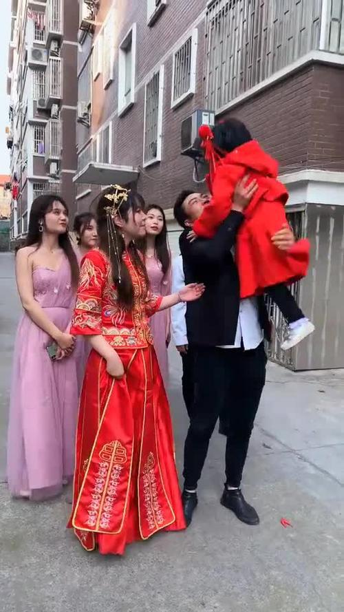 结婚要2个女性送亲吗