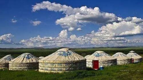 蒙古包上面的尖尖叫什么