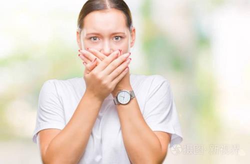 女人喜欢用手捂住男人的嘴吗