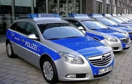 为什么不能超警车