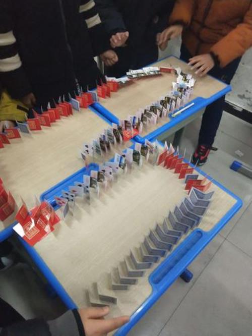 垒高塔用什么材料