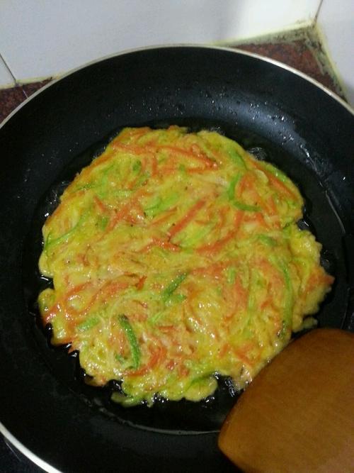 西葫芦胡萝卜淀粉蒸饼的做法