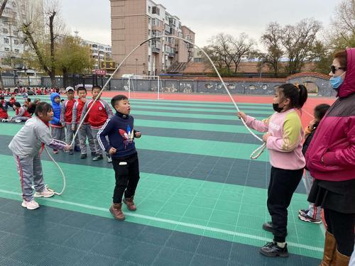 集体8步跳要绳练多久