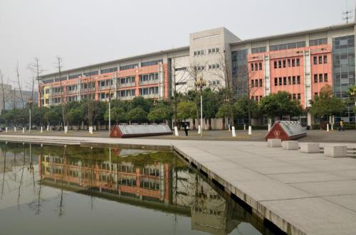 四川大学江安校区是几本