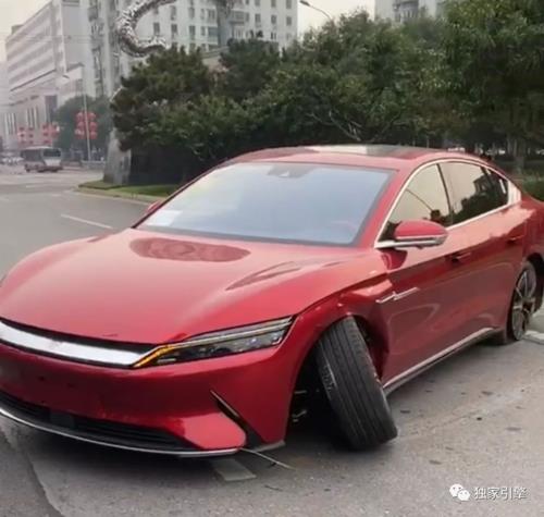 比亚迪汉ev等红绿灯需要挂空挡吗