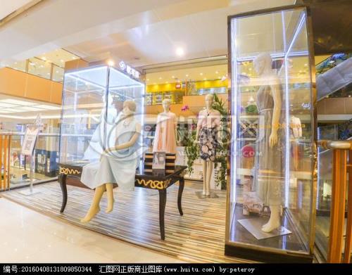 刚开橱窗的可以马上买衣服吗
