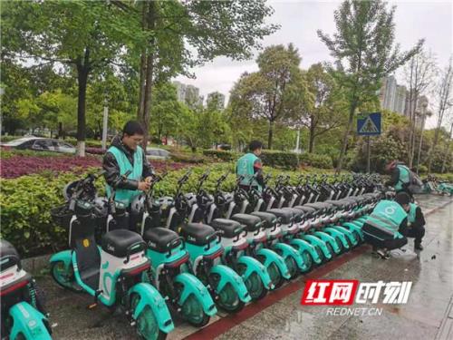 娄底高铁站有共享单车停靠点吗