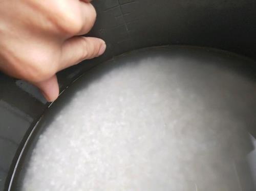 六个人稀饭要多少勺米