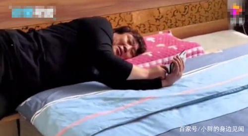 我躺在床上用拟声词写句子