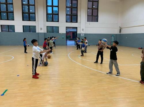 fiba三步上篮规则