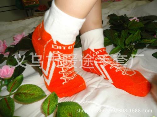 腈纶袜子优缺点