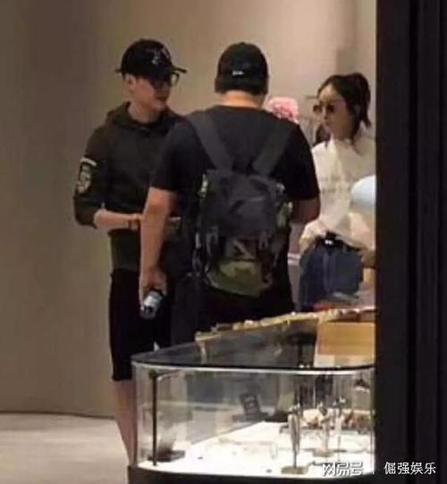 赵丽颖冯绍峰在一起多久