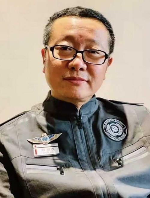 三体是谁演的