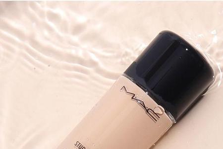 mac粉底液n12和n18哪个白