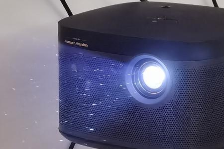 极米投影仪边缘都是小点点