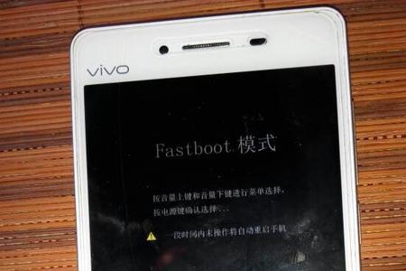 手机一点屏幕就震动是怎么回事