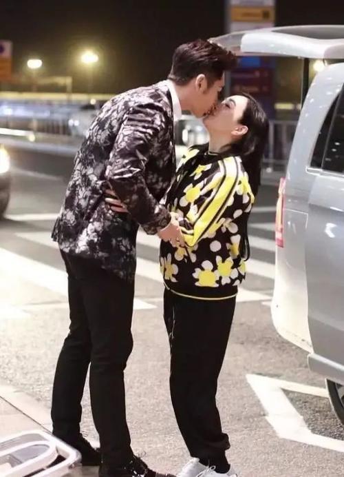 张伦硕追钟丽缇过程