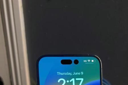 iphone 14 pro锁屏后却不息屏