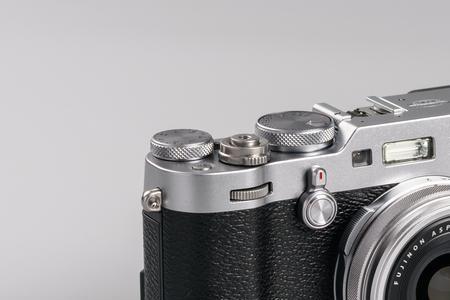 富士x100f出产年份