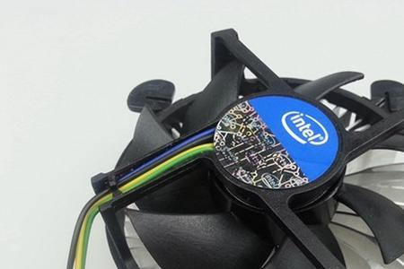 电脑只装intel风扇可以吗