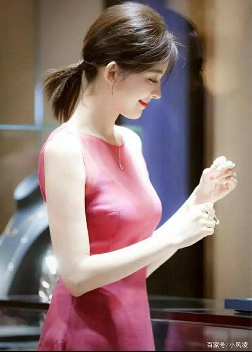 古力娜扎身高体重多少
