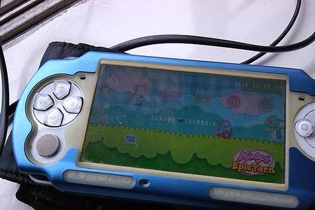 尼康d3100充电器充满电是绿色吗