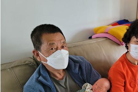 长辈喜得孙子如何向亲友报喜