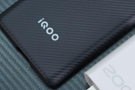 iqoo10一晚上掉电5%多吗